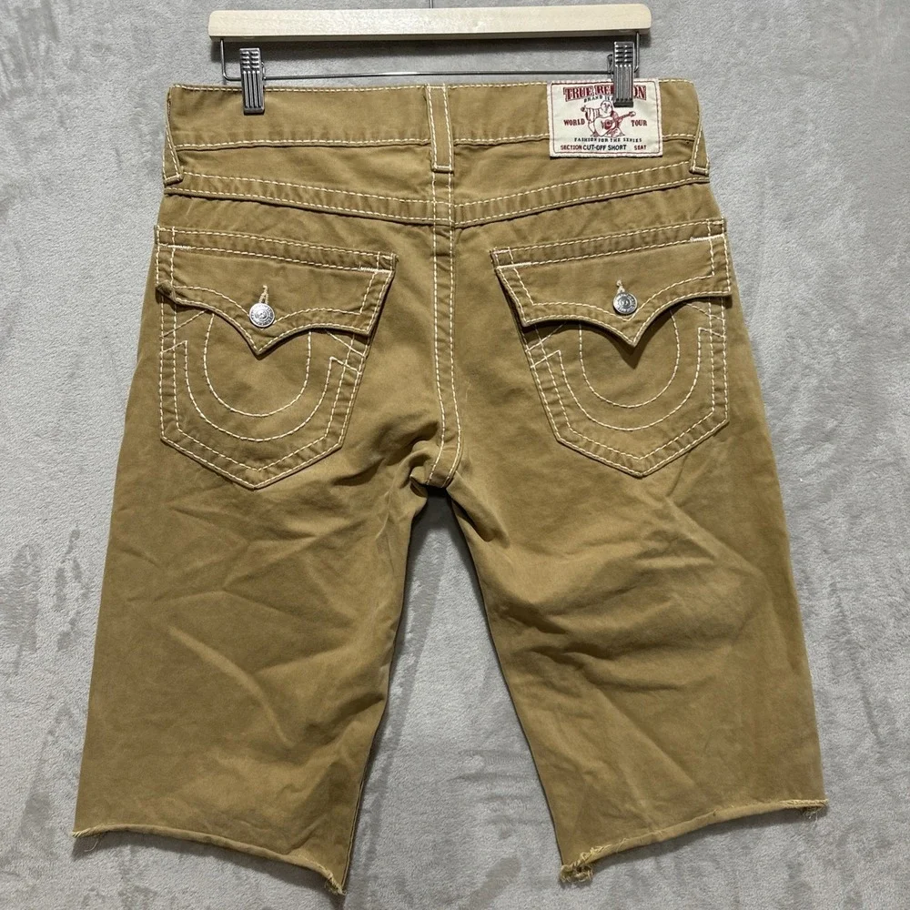 TRUE RELIGION Straight Cut Off NATURAL BIG T Shorts Men's Size 32 Flap Pockets